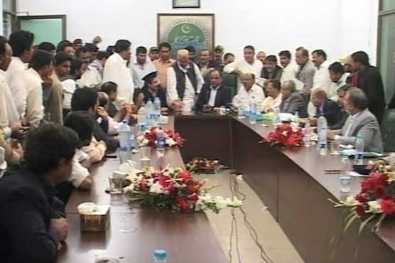 کراچی : گڈز ٹرانسپورٹرز اور حکومتی ٹیم کے درمیان مذاکرات کامیاب