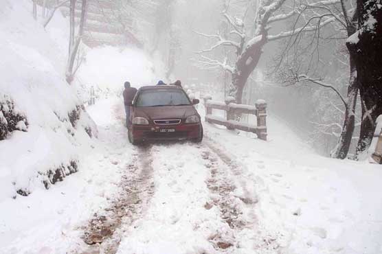 مری : سی این جی گاڑیوں اور بھاری ٹریفک پر پابندی