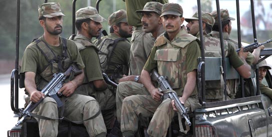 رسالپور: انجیئرنگ سنٹر کے دفتر کے باہر دھماکا، 5 اہلکاروں سمیت 11 زخمی