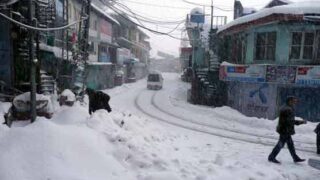 Snow Falling Pakistan