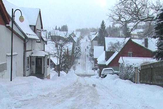 یورپ: شدید برف باری سے کئی ممالک میں نظام زندگی مفلوج