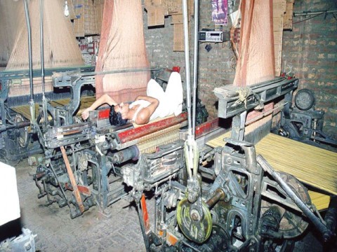 فیصل آباد: 450ٹیکسٹائل ملز کی بجلی منقطع،لاکھوں مزدور بے روزگار