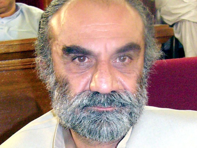 کوئٹہ : وزیر اعلی اسلم رئیسانی کے گھر کے قریب دھماکا