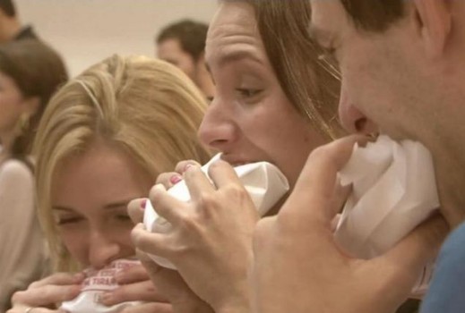 برگر لپیٹنے کے کاغذ کو کھایا بھی جا سکتا ہے