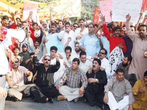 لاہور: سی این جی ایسوسی ایشن کی گیس کی عدم فراہمی کے خلاف, مظاہرہ
