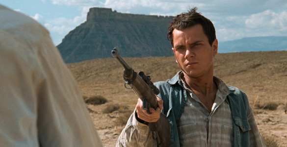 آنجہانی امریکی اداکار ریور فونکس کی فلم ڈارک بلڈ کی بیس سال بعد نمائش