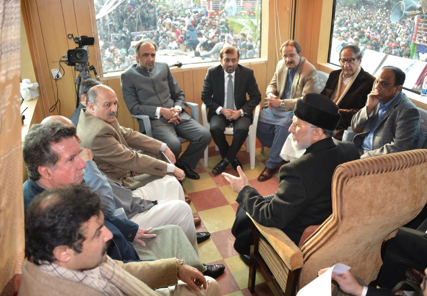 ڈاکٹر طاہرالقادری اور حکومتی ٹیم کے درمیان مذاکرات