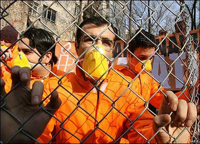 واشنگٹن میں گوانتانامو بے جیل کے قیدیوں پر مظالم کے خلاف مظاہرہ