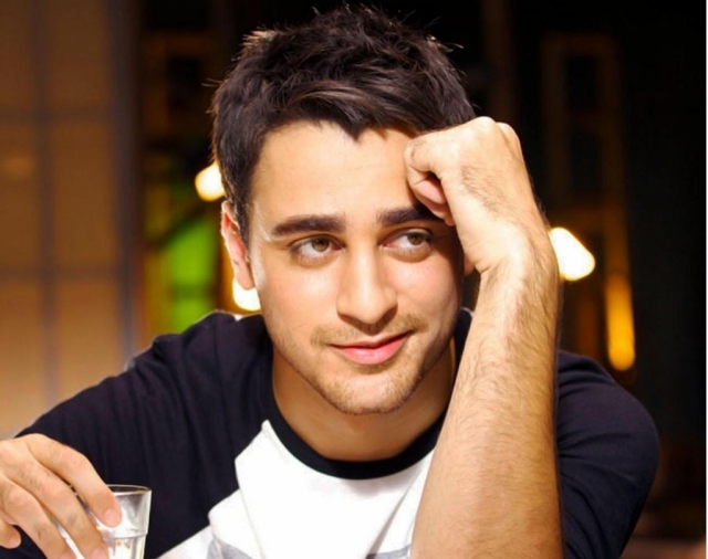 بالی ووڈ اداکار عمران خان آج اپنی 30 ویں سالگرہ منا رہے ہیں