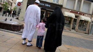 Muslime Hasbrnd Waife