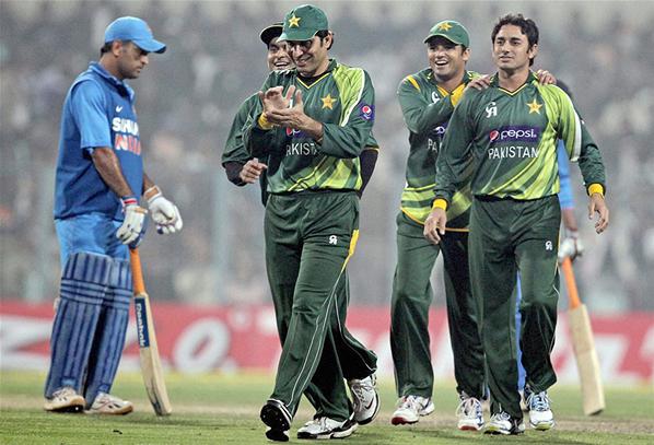 بھارت کی ٹیم 166 رنز پر آؤٹ