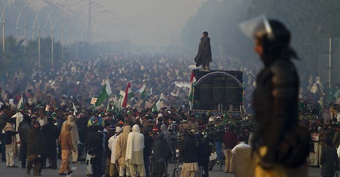 تبدیلی ، انقلاب یا عذاب