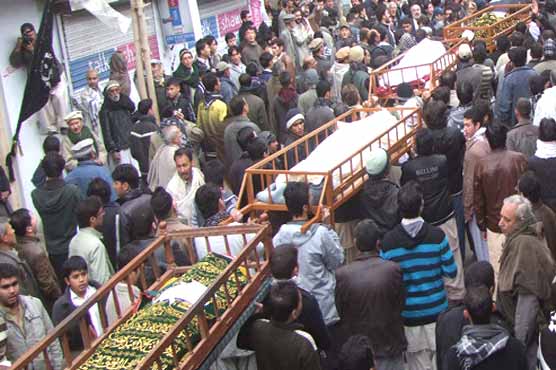 سانحہ کوئٹہ کے شہدا کی تدفین شروع ، گورنر راج کے بعد حالات معمول پر آنے لگے