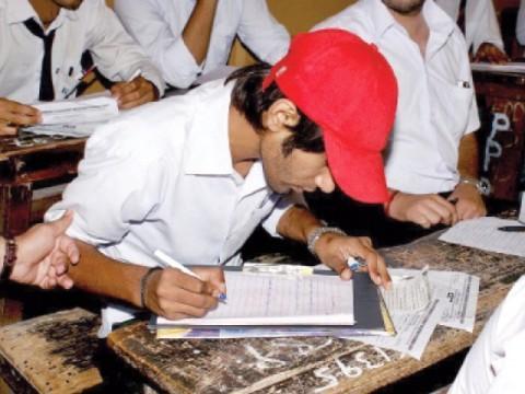 سکھر : بی اے ، بی کام کے امتحان میں کھلم کھلا نقل