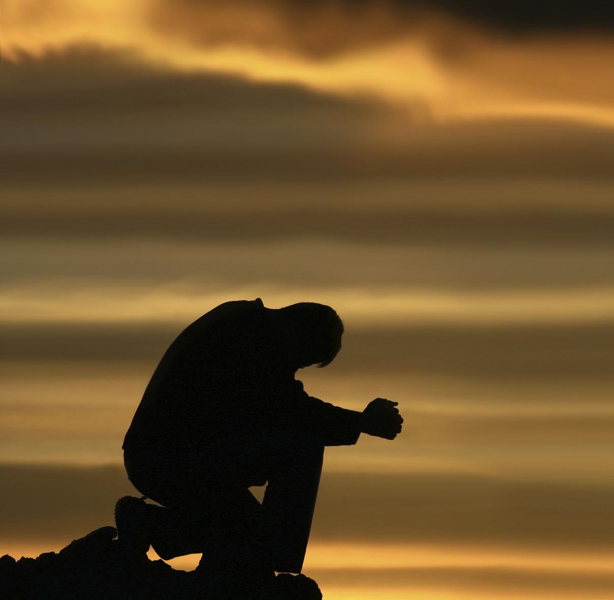 کون روتا ہے سرِشام سرہانے میرے