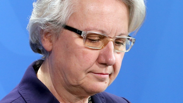 جرمنی کی وزیر تعلیم الزامات کے بعد وزارت سے مستعفی