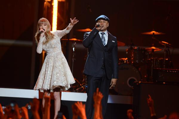 لاس اینجلس میں سجا سروں بھرا گریمی ایوارڈز کا میلہ