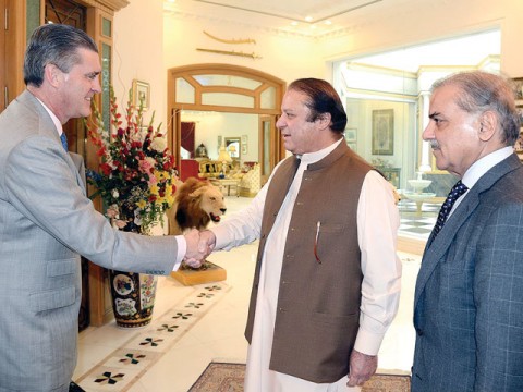 سیاست تعلیمی میدان اور عزت