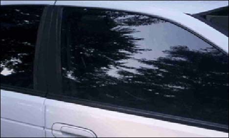 گاڑیوں کے کالے شیشوں اور اسلحہ لے کر چلنے کے اجازت نامے منسوخ