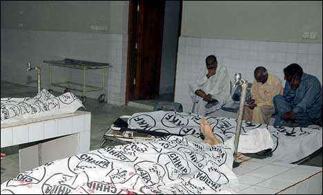 سانحہ عباس ٹاون میں جاں بحق 44 افراد کی لاشوں کا پوسٹمارٹم