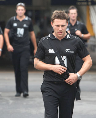 نیوزی لینڈ کے بیٹسمین جیسی رائڈر حملے میں شدید زخمی ہوگئے