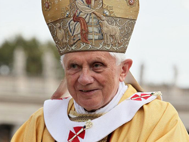 نومنتخب پوپ فرانسس نے باضابطہ طور پر منصب سنبھال لیا