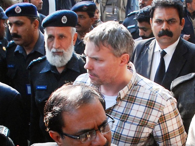 ریمنڈ ڈیوس پر تشدد کا الزام ، 2 سال کی سزا سنا دی گئی