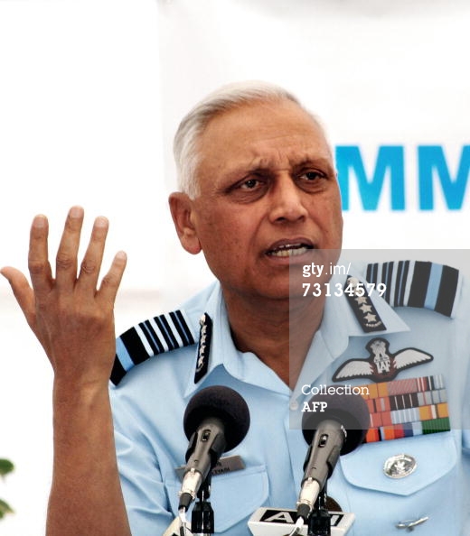 سابق بھارتی ائیر چیف ششی تیاگی کے خلاف رشوت لینے پرمقدمہ درج