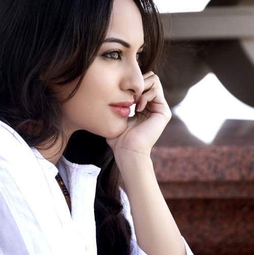 بالی ووڈ دبنگ گرل سوناکشی سنہا کی فلم لٹیرا کا ٹریلر جاری