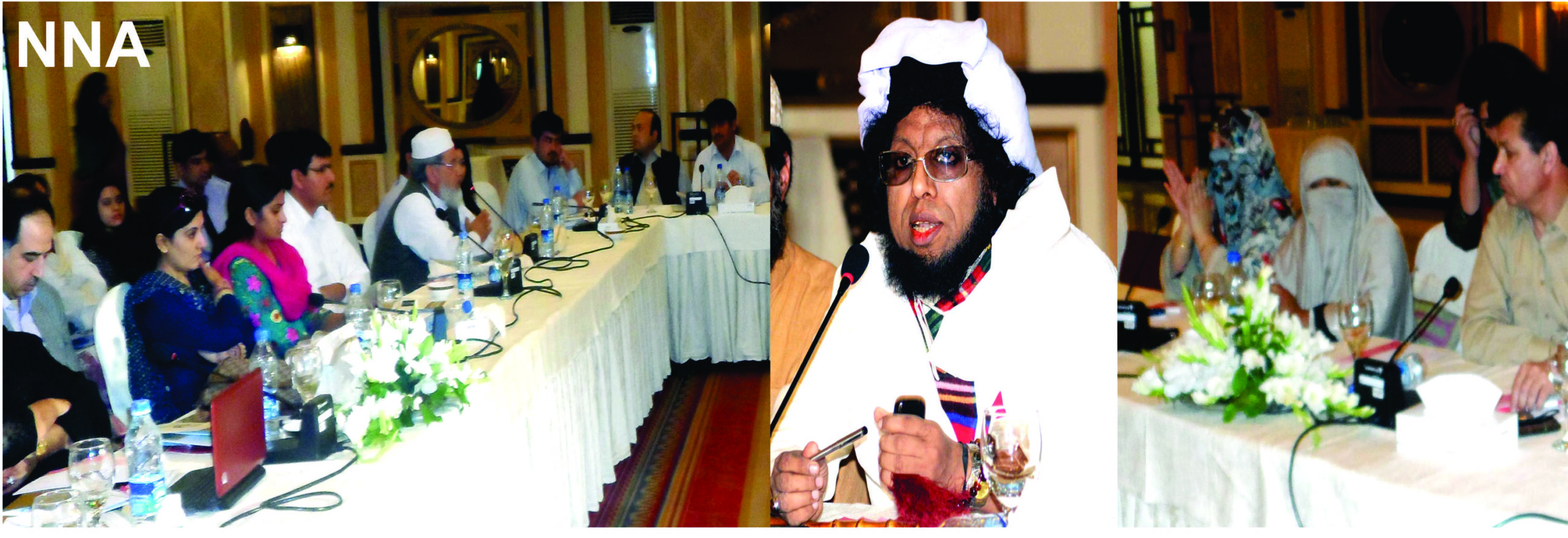 فیملی پلانگ ورکشاپ سیمنار میں علامہ پیر سید اظہار بخاری مذہبی حوالے سے بریفنگ دے رہے ہیں