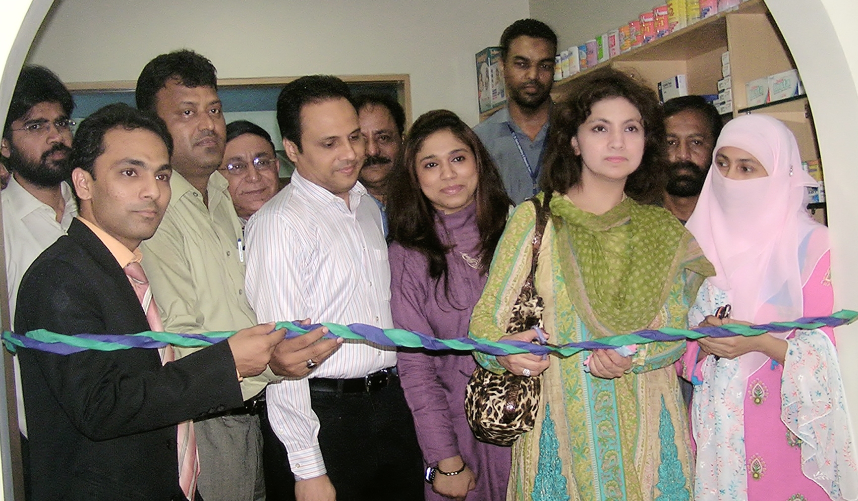ڈاکٹر عیسی لیباریٹری پاکستان میں پہلی لیباریٹری ہے جس میں فارمیسی قائم کی گئی ہے ڈاکٹر نجم