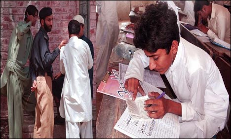 سندھ میں میٹرک کے آخری پرچے میں بھی نقل نہ رک سکی