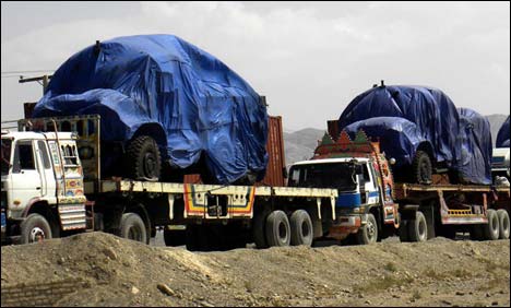 افغانستان : امریکی افواج کا انخلا، دس فوجی گاڑیاں پاکستان پہنچ گئیں