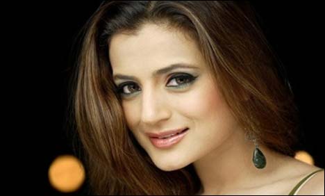 بالی وڈ اداکارہ امیشا پاٹیل نئی فلم میں منفی کردار میں نظر آئیں گی