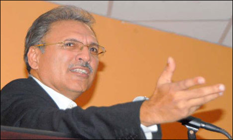 این اے 250سے عارف علوی 77ہزار سے زائد ووٹ لیکر کامیاب، ذرائع