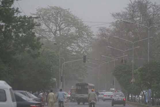 لاہور میں 48 کلومیٹر فی گھنٹہ کی رفتار سے آندھی