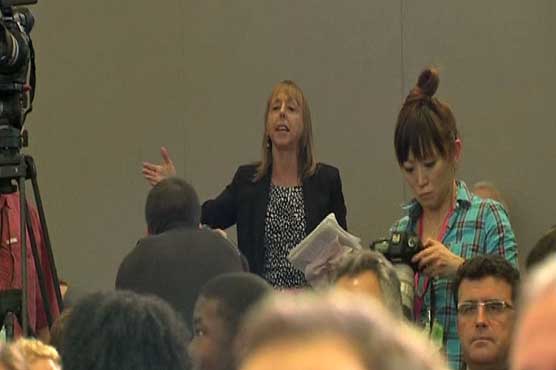 امریکی صدر کے خطاب میں احتجاج کرنیوالی خاتون کو باہر نکال دیا گیا