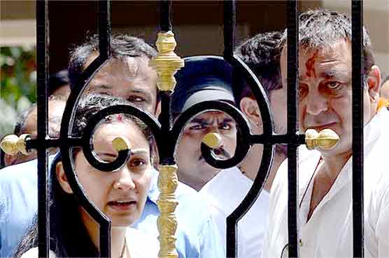 سنجے دت کو آج پونے جیل منتقل کیا جائیگا،گھریلو سہولیات پر ذرائع کی تنقید
