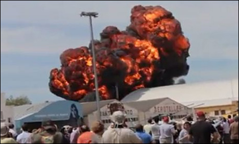 اسپین : میڈرڈ میں ایئر شو کے درمیان طیارہ گرکر تباہ، پائلٹ ہلاک