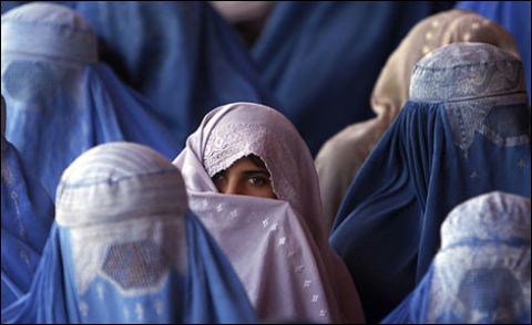 طالبان سے امن مذکرات، افغان خواتین خوف کا شکار ہوگئیں