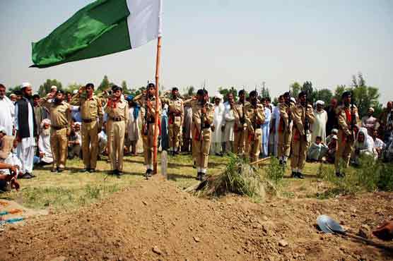 وانا میں شہید ہونے والے لانس نائیک عبدالرحیم سپرد خاک