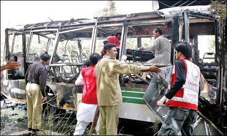 سانحہ بولان کمپلیکس، لیڈی ریڈنگ اسپتال پشاور میں فاتحہ خوانی