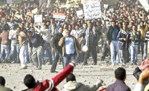 اسکندریہ : مظاہرین نے اخوان المسلمون کے ہیڈ کوارٹر کو آگ لگادی