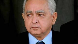 Fasih Bukhari