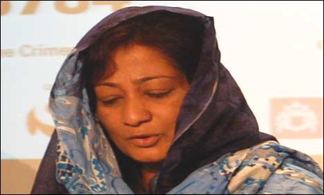 الطاف حسین پارٹی سبکدوشی کا فیصلہ واپس لے لیں، عمران فاروق کی بیوہ