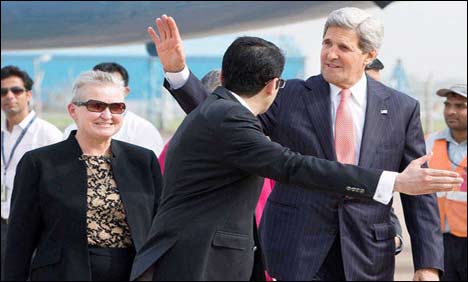 امریکی وزیر خارجہ جان کیری 3 روزہ دورے پر بھارت پہنچ گئے