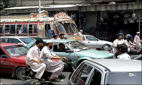کراچی میں یوم سوگ کے بعد، بازار کھلنا شروع، ٹریفک معمول پر آگیا