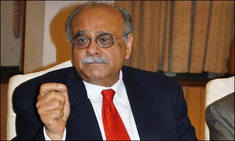 نجم سیٹھی نے گوالمنڈی فوڈ اسٹریٹ کا افتتاح کیا