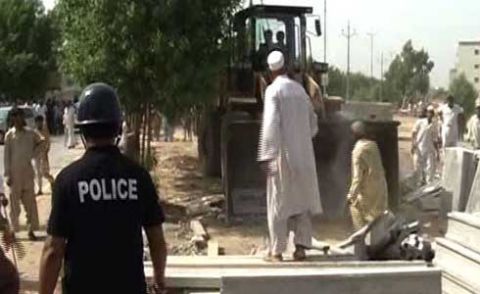 سکھر: ناجائز تجاوزات کیخلاف آپریشن جاری