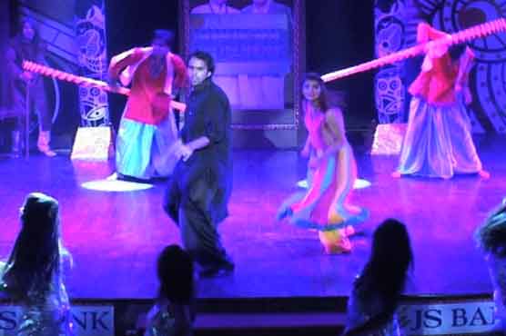 پاکستانی تھیٹر زبوں حالی کا شکار، نئے فنکار بحالی کیلئے کوشاں